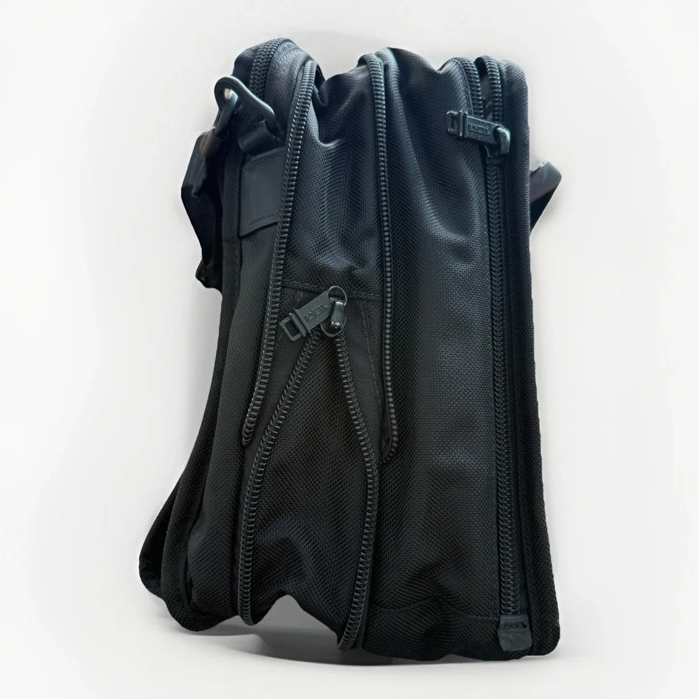 Tumi good preowned